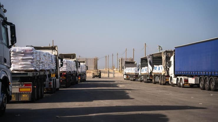  תיעוד מהעברת הסיוע ההומניטרי לצפון הרצועה דרך מעבר 'ארז מערב