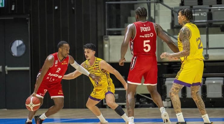 קולמן מול משגב (רועי כפיר) קולמן מול משגב