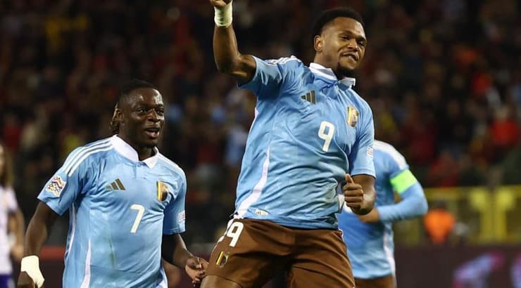 לואיס אופנדה חוגג