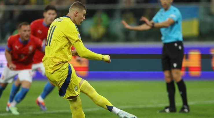 ארטם דובביק בועט