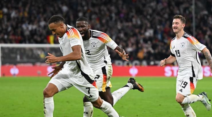 שחקני נבחרת גרמניה חוגגים