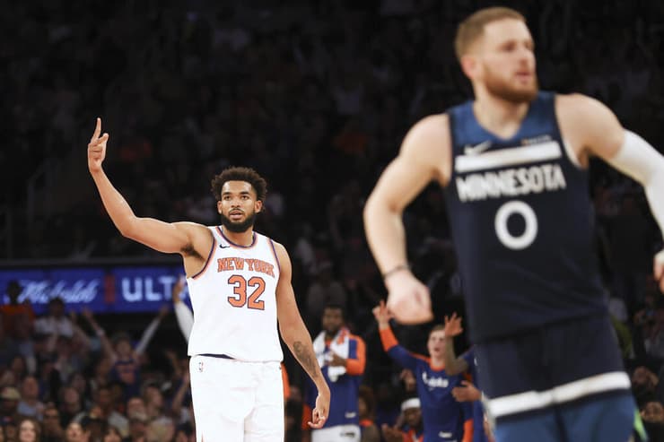 דאבל-דאבל מול האקסית. טאונס (צילום: AP Photo/Heather Khalifa) טאונס