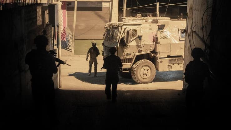 כוחות צה"ל בפעילות בג'נין, אתמול (צילום: דובר צה"ל) כוחות צה"ל, מג"ב ושב"כ חיסלו שני מחבלים, החרימו נשקים ועצרו שלושה חשודים בפעילות לאור יום בג׳נין