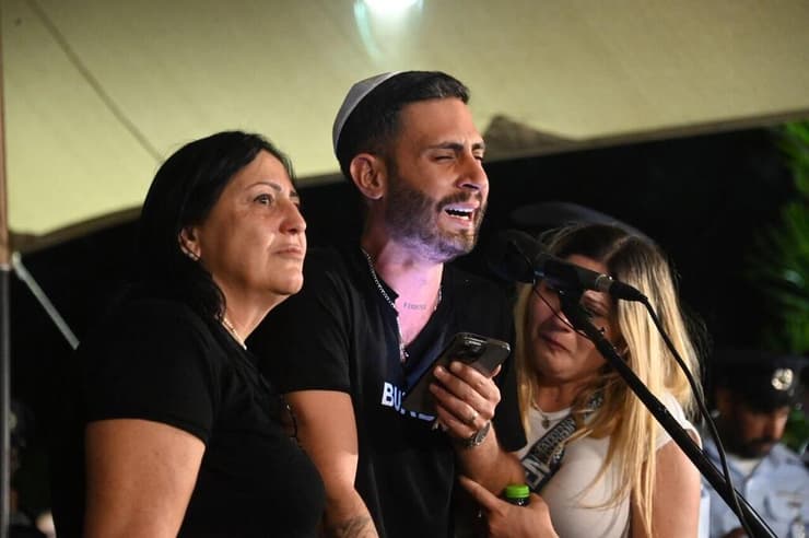 הלווייתו של רס"מ אדיר קדוש ז"ל שוטר אגף התנועה שנהרג בפיגוע הירי בכביש 4