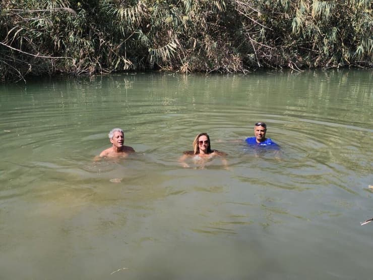 נבחרת המעיינות - חבשוש, שלי ואסף (צילום: אמיר דרור) הבריכה הסודית בעוטף עזה