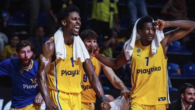 שוב מול פנרבחצ'ה בליטא? שחקני מכבי ת"א (צילום: ג'ורג'יה קוסטיץ') סייבן לי