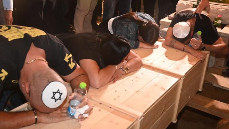הלווייתו של רס"מ אדיר קדוש ז"ל שוטר אגף התנועה שנהרג בפיגוע הירי בכביש 4