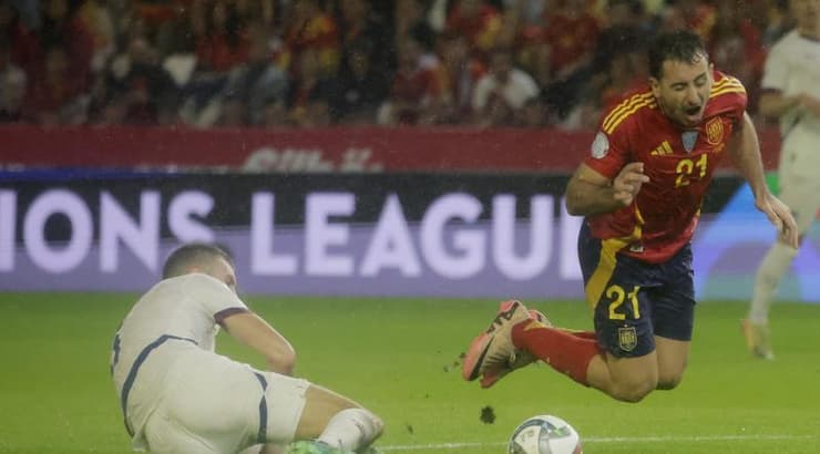 מיקל אויארסאבל מוכשל על ידי פבלוביץ' (רויטרס) מיקל אויארסאבל מוכשל על ידי פבלוביץ'