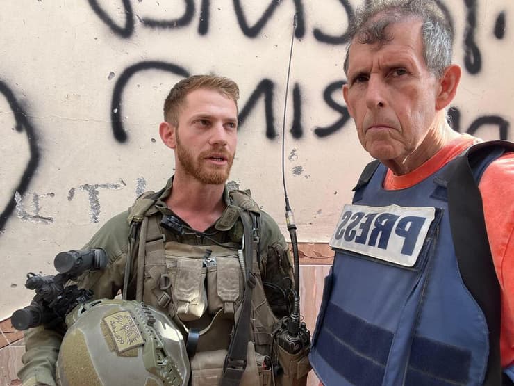 דובי איכנולד עם רס"ן אסף ונגר, מ״פ פלחו״ד שנפצע וחזר לקרב. גם הוא שנה בעזה