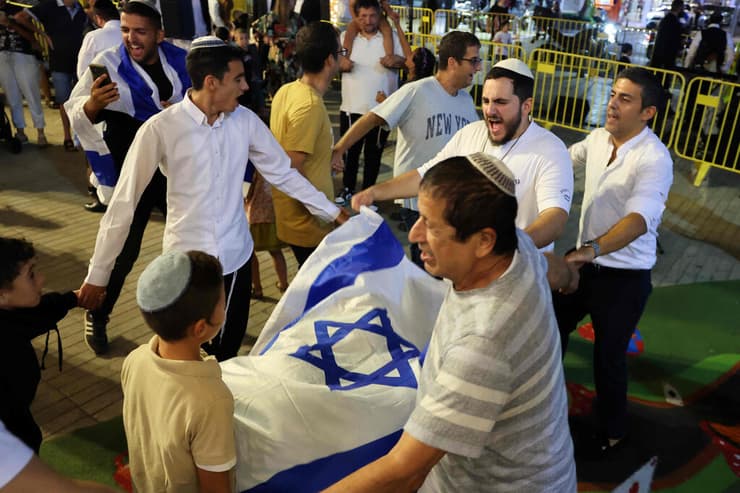 חגיגות בנתניה על חיסול יחיא סינוואר