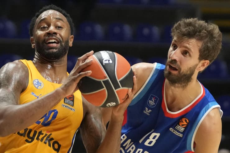 "מבחינה הגנתית, אנחנו צריכים לשחק חזק". רנדולף (צילום: AP Photo/Darko Vojinovic) רנדולף