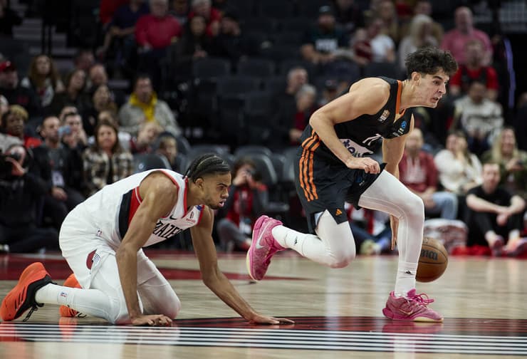 שרף משאיר את רופרט מפורטלנד על הפרקט