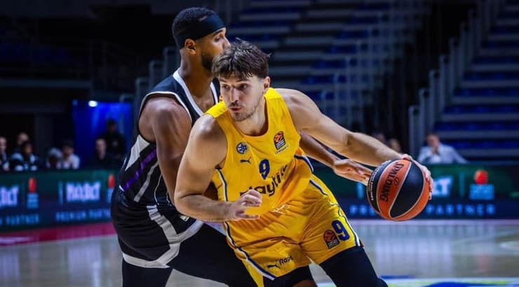 רומן סורקין (ג'ורג'יה קוסטיץ') רומן סורקין