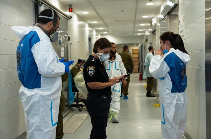 ד"ר אסי שרון בבסיס שורה בעבודת זיהוי החללים מאז 7.10