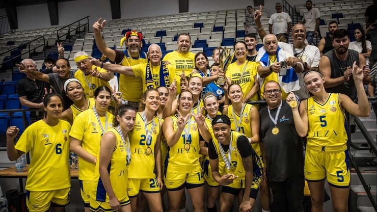 מכבי אשדוד גביע ווינר כדורסל נשים