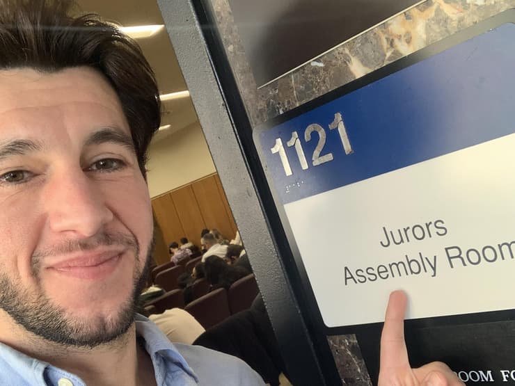 דניאל אדלסון מושבע מושבעים