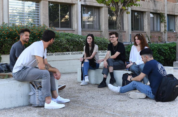 סטודנטים בתל אביב ( צילום: יובל חן) yk14120852