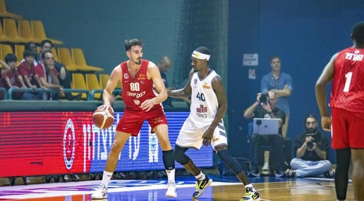 אור קורנליוס (רועי כפיר) אור קורנליוס