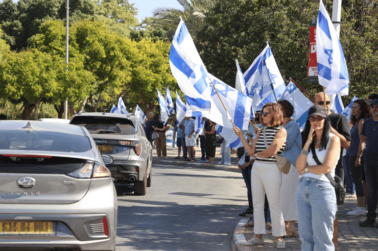 שיירת דגלים לזכרו של סמ"ר אופיר ברקוביץ ז"ל במודיעין