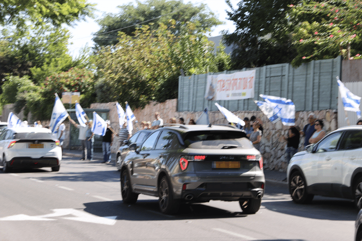 שיירת דגלים לזכרו של סמ"ר אופיר ברקוביץ ז"ל במודיעין