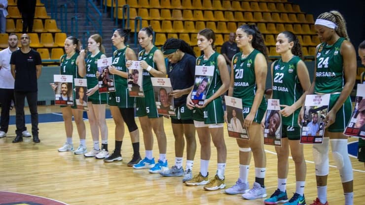 שחקניות הפועל כפ"ס (צילום: אורן בן חקון, באדיבות מינהלת ליגת העל לנשים) הפועל כפר סבא