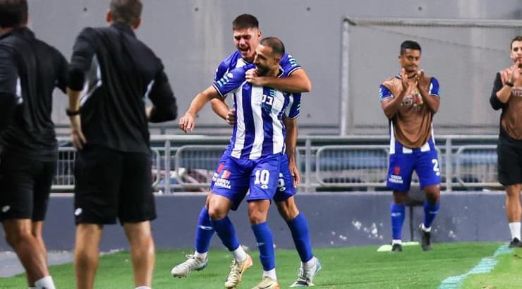 יער זמברובסקי בטירוף עם אליאן רוחאנה (שחר גרוס) יער זמברובסקי בטירוף עם אליאן רוחאנה