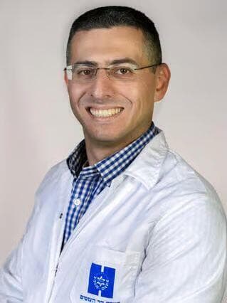 ד"ר אלכס גיללס