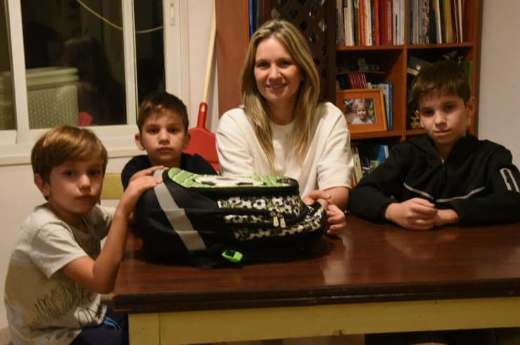 אילנה שמולה וילדיה מקיבוץ עמיר