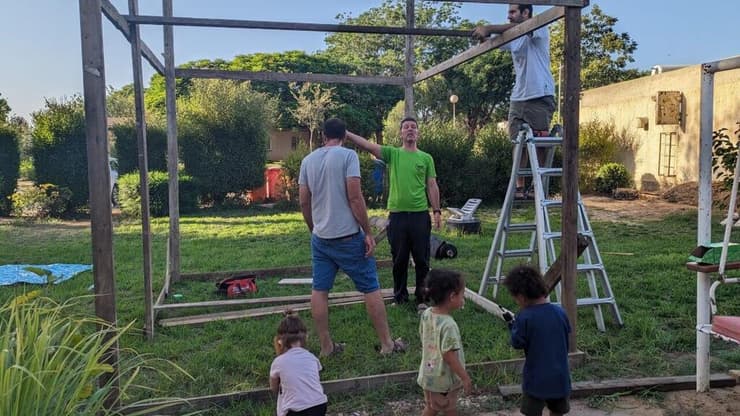 טל חיימי ז"ל עם משפחתו בחג שעבר