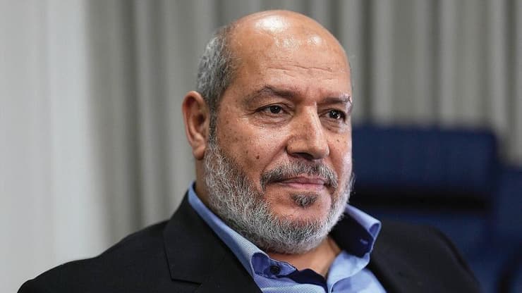 המתווכות ינסו לקבל מארגון הטרור מנדט לקדם שיחות קירבה. בכיר חמאס חליל אל-חיה (צילום: Khalil Hamra, AP) חליל אל-חיה