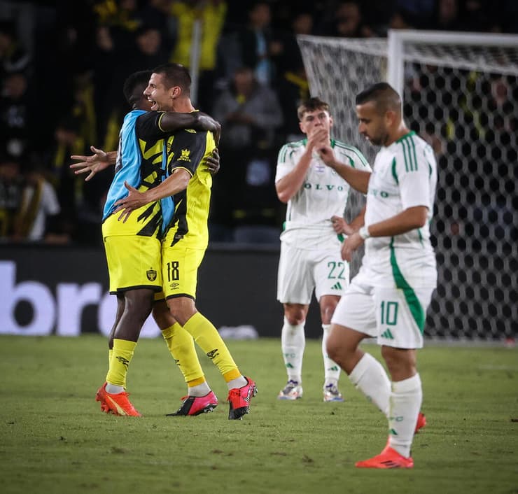 "עכשיו הציפיות מאיתנו גבוהות יותר". שחקני בית"ר חוגגים את המהפך (צילום: עוז מועלם) בית"ר ירושלים מכבי חיפה