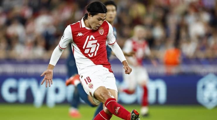 טאקומי מינאמינו בועט (רויטרס) טאקומי מינאמינו בועט