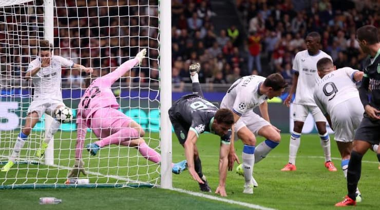 הכדור של כריסטיאן פולישיץ' ברשת (רויטרס) הכדור של כריסטיאן פולישיץ' ברשת