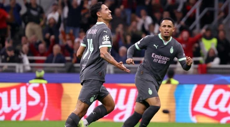 טיג'אני ריינדרס חוגג (רויטרס) טיג'אני ריינדרס חוגג