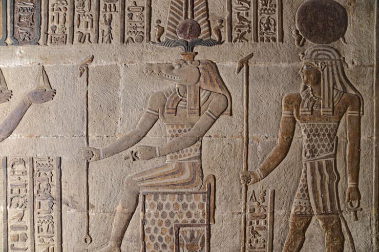 אחד מעיטורי הקיר של מקדש איסנא (צילום: University of Tübingen) אחד מעיטורי הקיר של מקדש איסנא