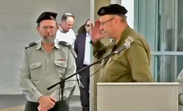 מצדיע בהלוויה. "לא אמרתי 'אלוהים, למה לא חילקת את ההרוגים?' חס ושלום" | משידורי כאן 11 yk14124143
