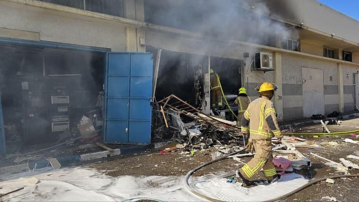 זירת נפילה באזור תעשייה בעכו (צילום: יאיר קראוס) זירת הנפילה באזור התעשייה בעכו