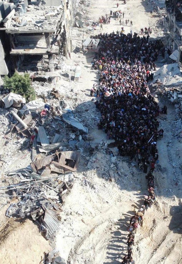 עשרות אלפי תושבים ברחו, אבל עוד אלפים נותרו (צילום: Avichay Adraee via X/via REUTERS) ג'באליה: נמלטים עקורים רצועת עזה בורחים מבתיהם