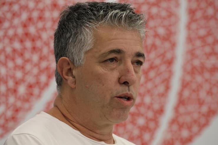 "היום לא הייתי חותם על עסקת המכירה" (צילום: שאול גולן) כהן