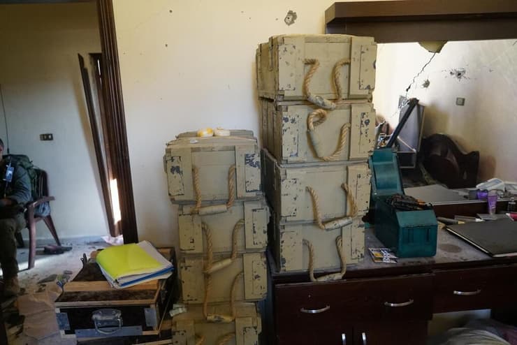 צילום: דובר צה"ל תיעוד מהפעילות הקרקעית של לוחמי המילואים בחטיבת הצנחנים 646 במתחם השהייה של ארגון טרור חיזבאללה שבדרום לבנון