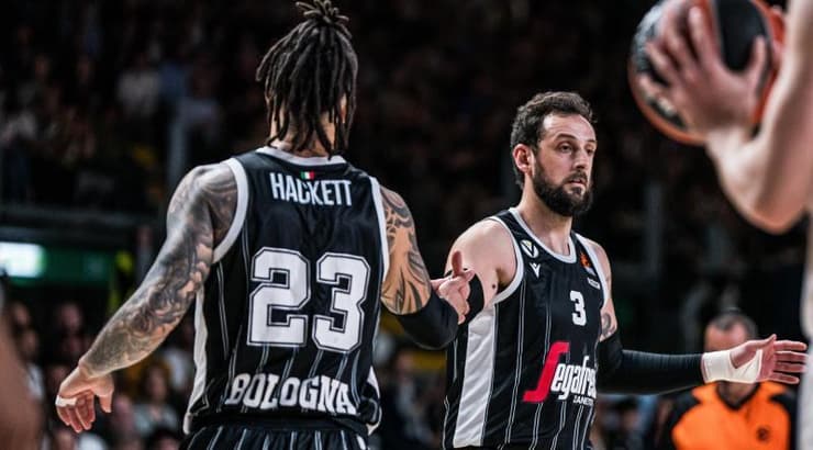 שחקני בולוניה (האתר הרשמי של בולוניה) שחקני בולוניה