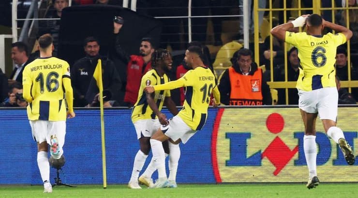 שחקני פנרבחצ'ה חוגגים