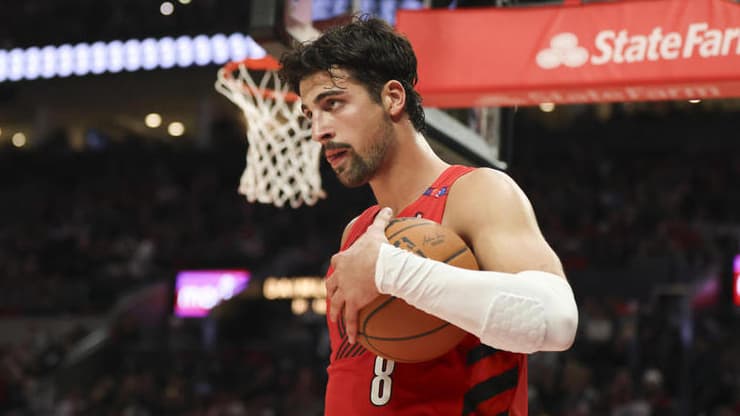 הציג את משחקו הטוב ביותר מאז שעבר לפורטלנד. אבדיה (צילום: AP Photo/Amanda Loman) אבדיה