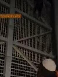 ישראלים המשויכים לקבוצת אלי עזה חצו את המכשול לכיוון עזה עם סרטים כתומים, צה"ל בלם אותם ישראלים המשויכים לקבוצת אלי עזה חצו את המכשול לכיוון עזה עם סרטים כתומים, צה"ל בלם אותם