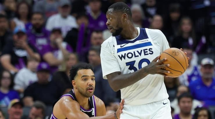 ג'וליוס רנדל בפעולה