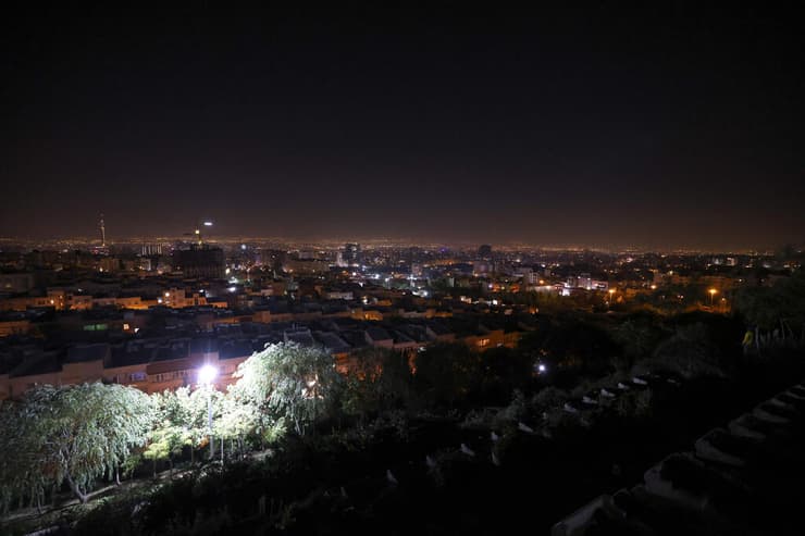 שמי טהרן, בירת איראן, בעת תקיפת ישראל