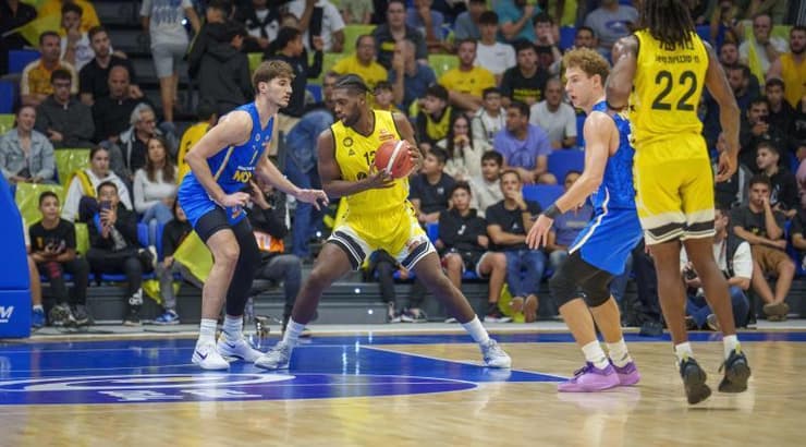 קודי ריילי מול רומן סורקין (רועי כפיר) קודי ריילי מול רומן סורקין