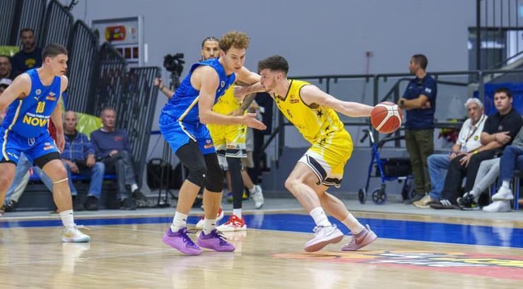 רועי פריצקי מול רוקאס יוקובאיטיס (רועי כפיר) רועי פריצקי מול רוקאס יוקובאיטיס