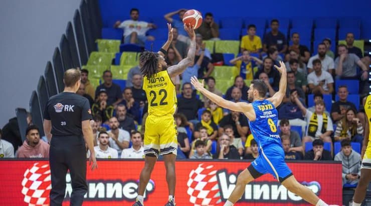 קרלוס מרשל מול רפי מנקו (רועי כפיר) קרלוס מרשל מול רפי מנקו