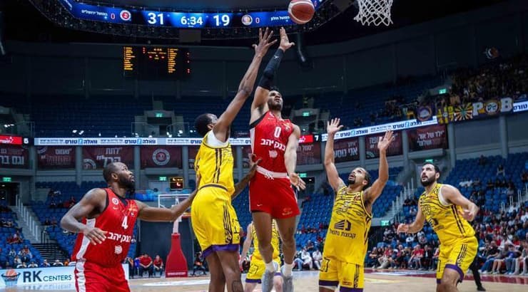 ג'סטין סמית' (אורן בן חקון) ג'סטין סמית'